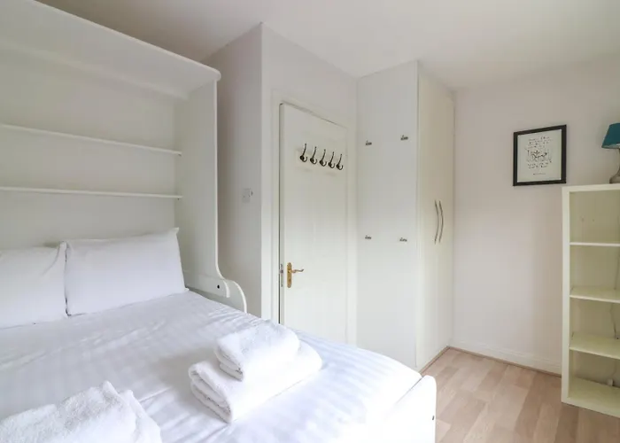 ゲストハウス Guestready - Coastal Charm Near Sandymount ダブリン