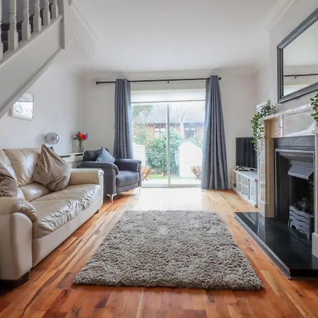 Guest house Guestready - Coastal Charm Near Sandymount *