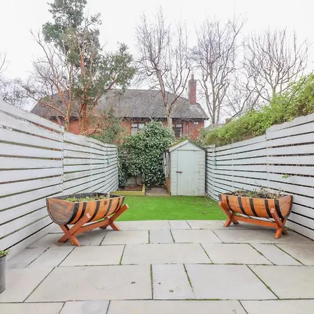 Guestready - Coastal Charm Near Sandymount 4*