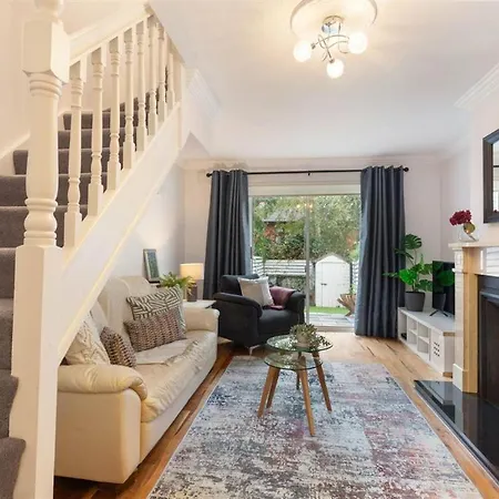 Guestready - Coastal Charm Near Sandymount Гостевой дом 4*