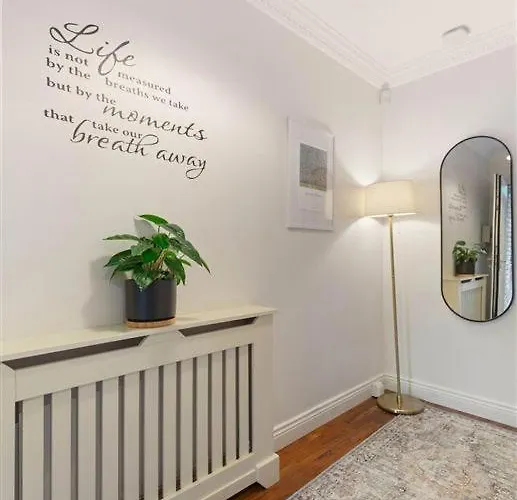 Guestready - Coastal Charm Near Sandymount 4*